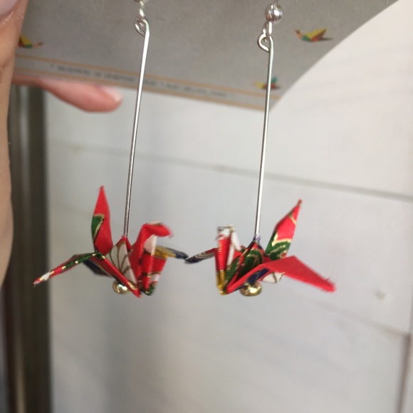 Red origami crane earrings. - Picture 4 of 4